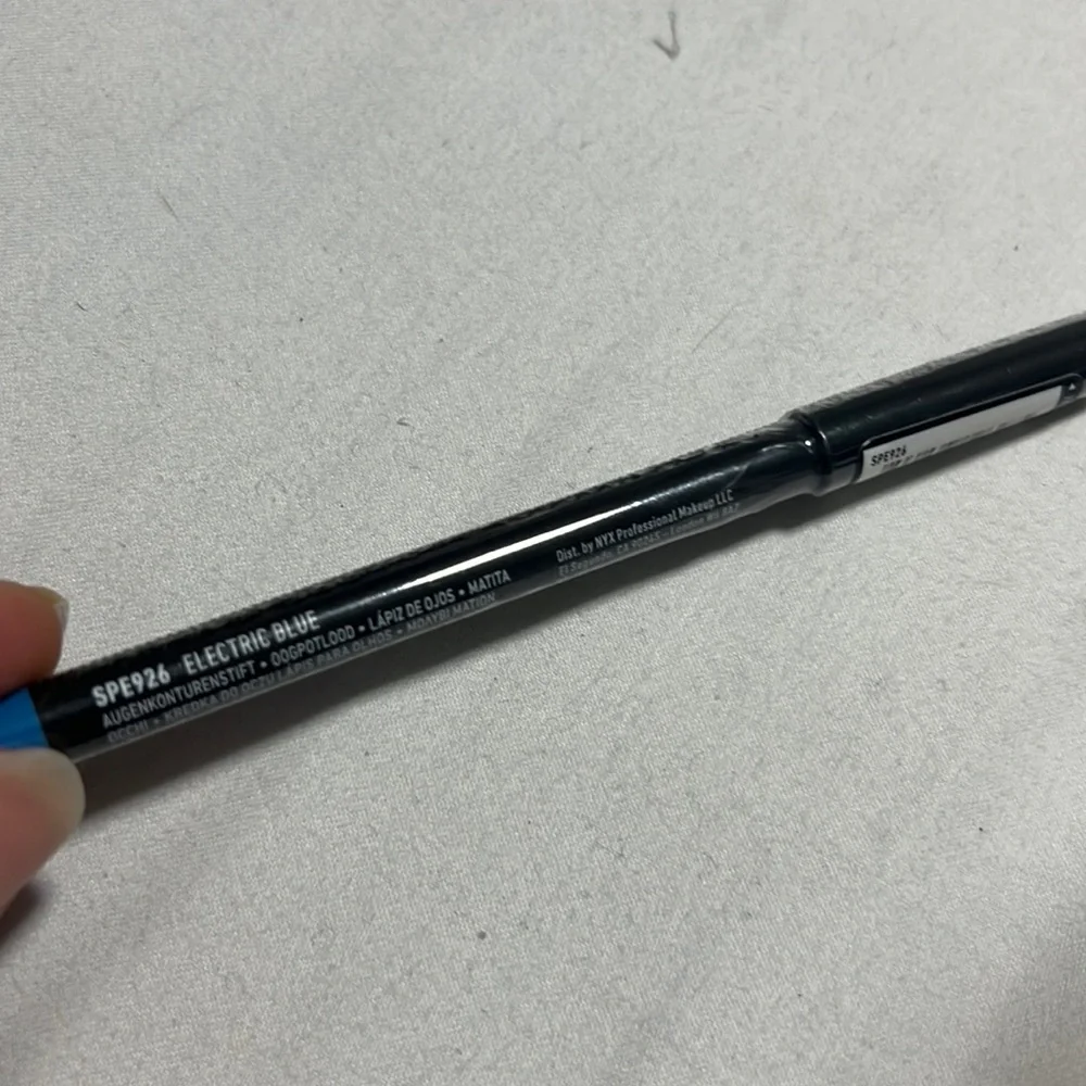 💜🎉NYX Electric Blue Eye Pencil